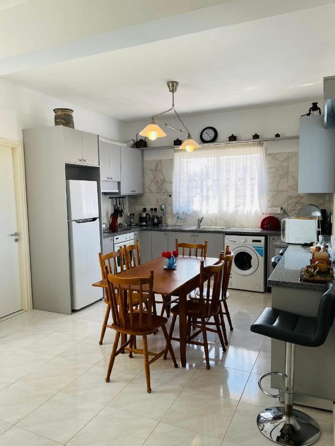 Peaceful Townhouse With Private Pool Near The Sea Апартаменты Пафос