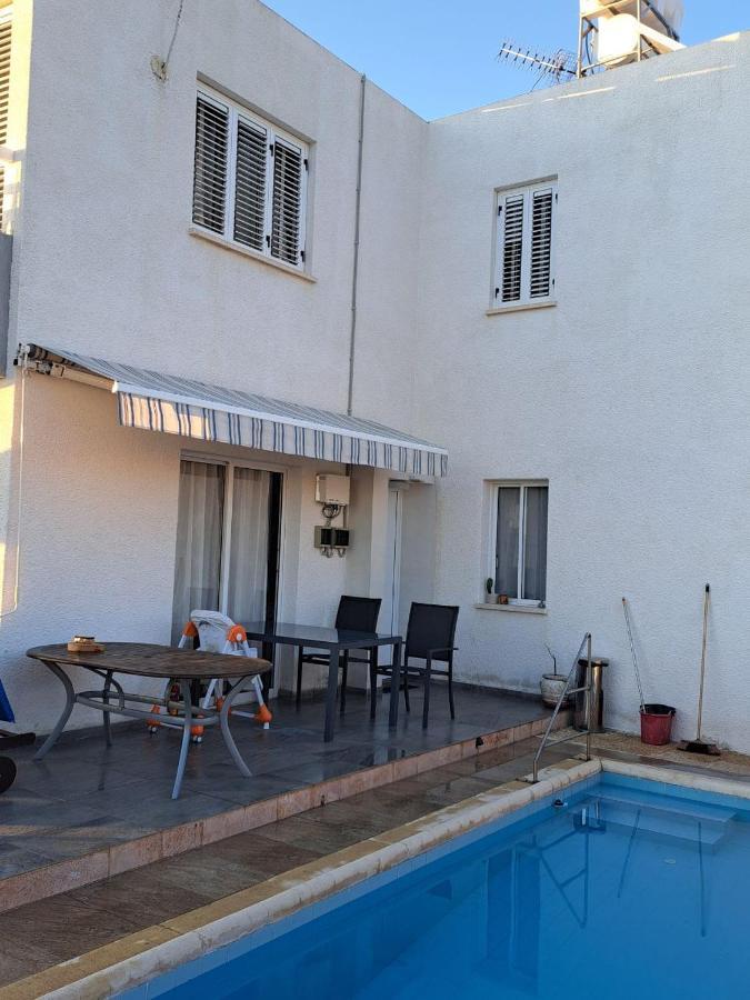 Peaceful Townhouse With Private Pool Near The Sea Апартаменты Пафос